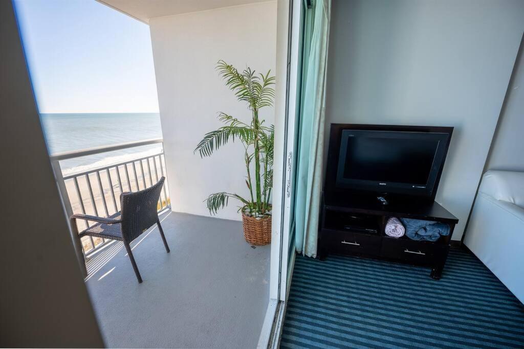 Вилла 7Th Floor! Modern Building, Direct Oceanfront View Миртл-Бич Экстерьер фото